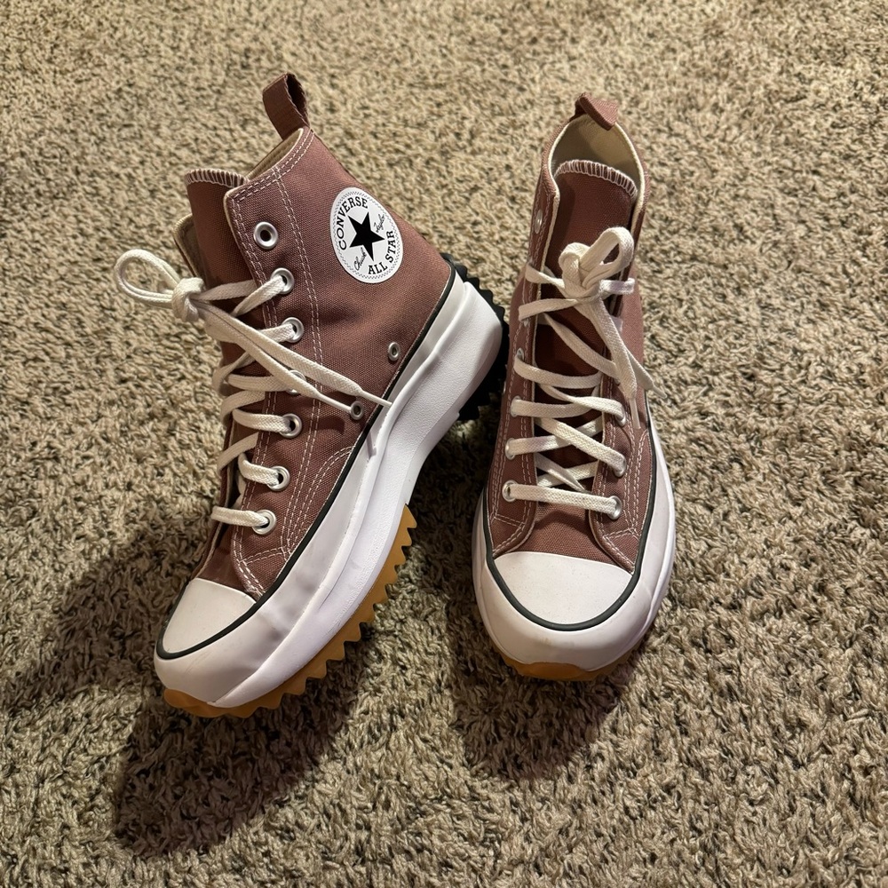 Converse sneaker